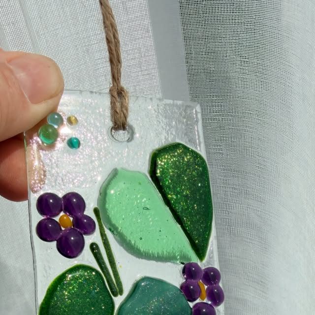 Light catcher with a pet design