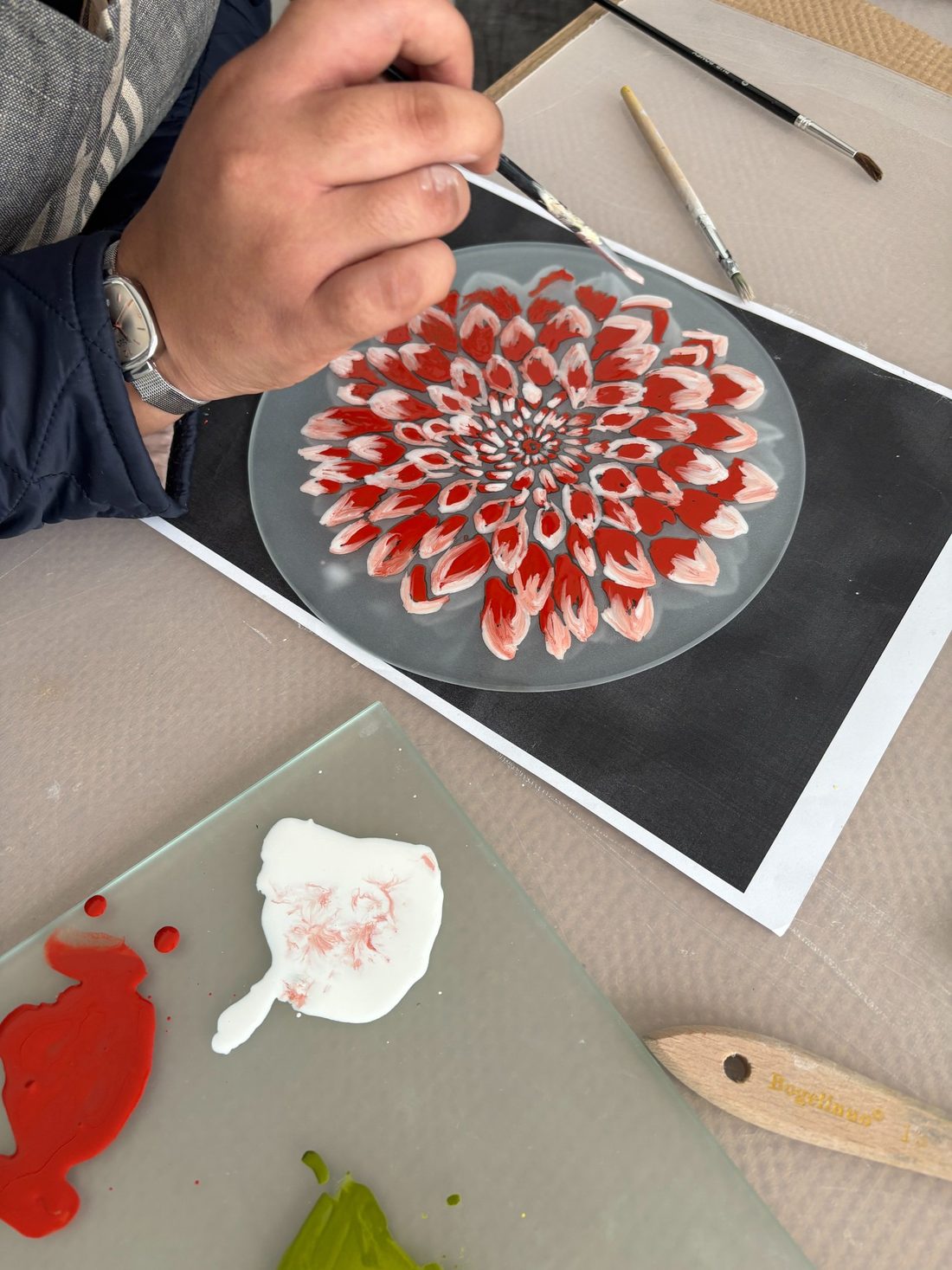 Painting a glass bowl